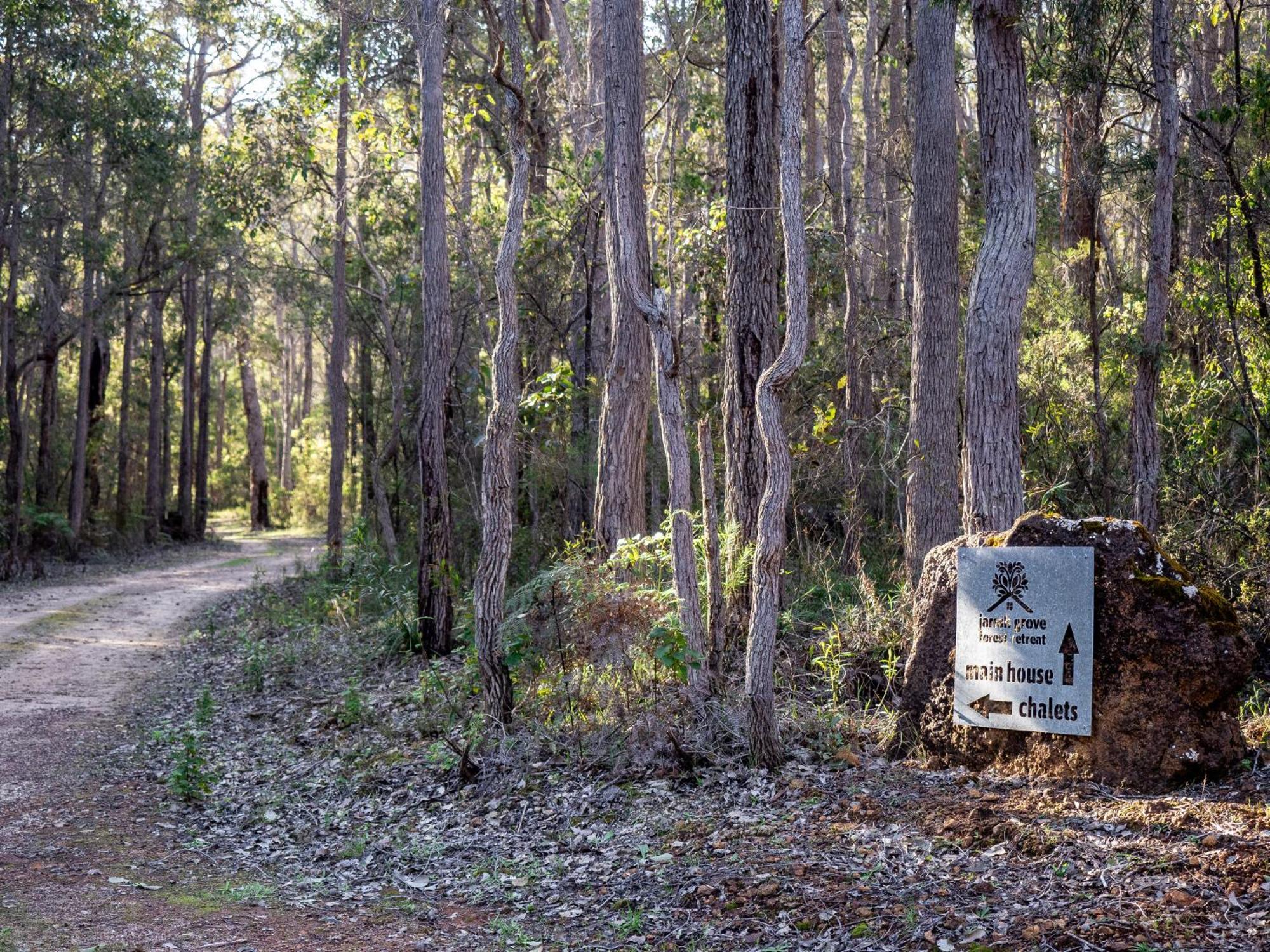 Jarrah Grove Forest Retreat - Adults Only Luxury Chalet Rosa Glen Esterno foto