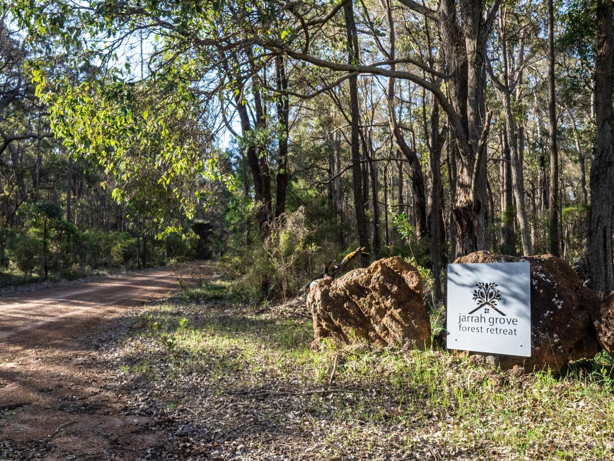 Jarrah Grove Forest Retreat - Adults Only Luxury Chalet Rosa Glen Esterno foto