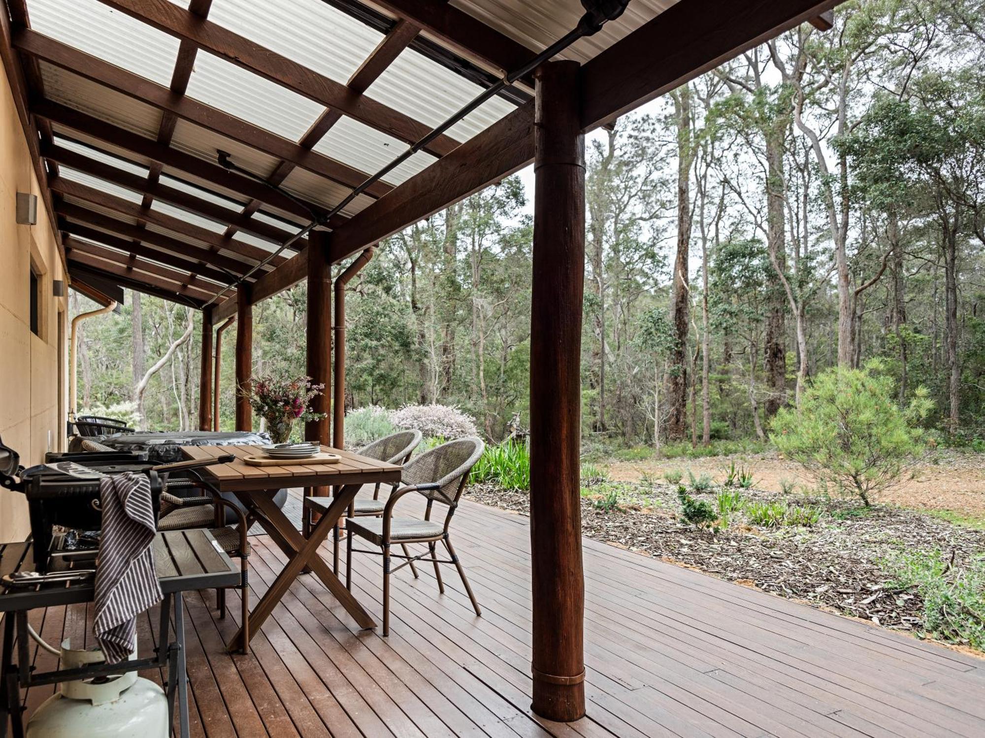 Jarrah Grove Forest Retreat - Adults Only Luxury Chalet Rosa Glen Esterno foto